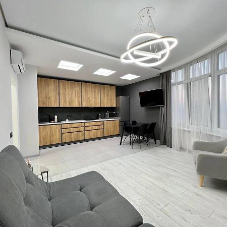 44 Pearl Stylish 1-Bedroom Apartment Odessa Extérieur photo